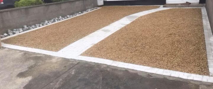 Gravel driveway with footpath 3
